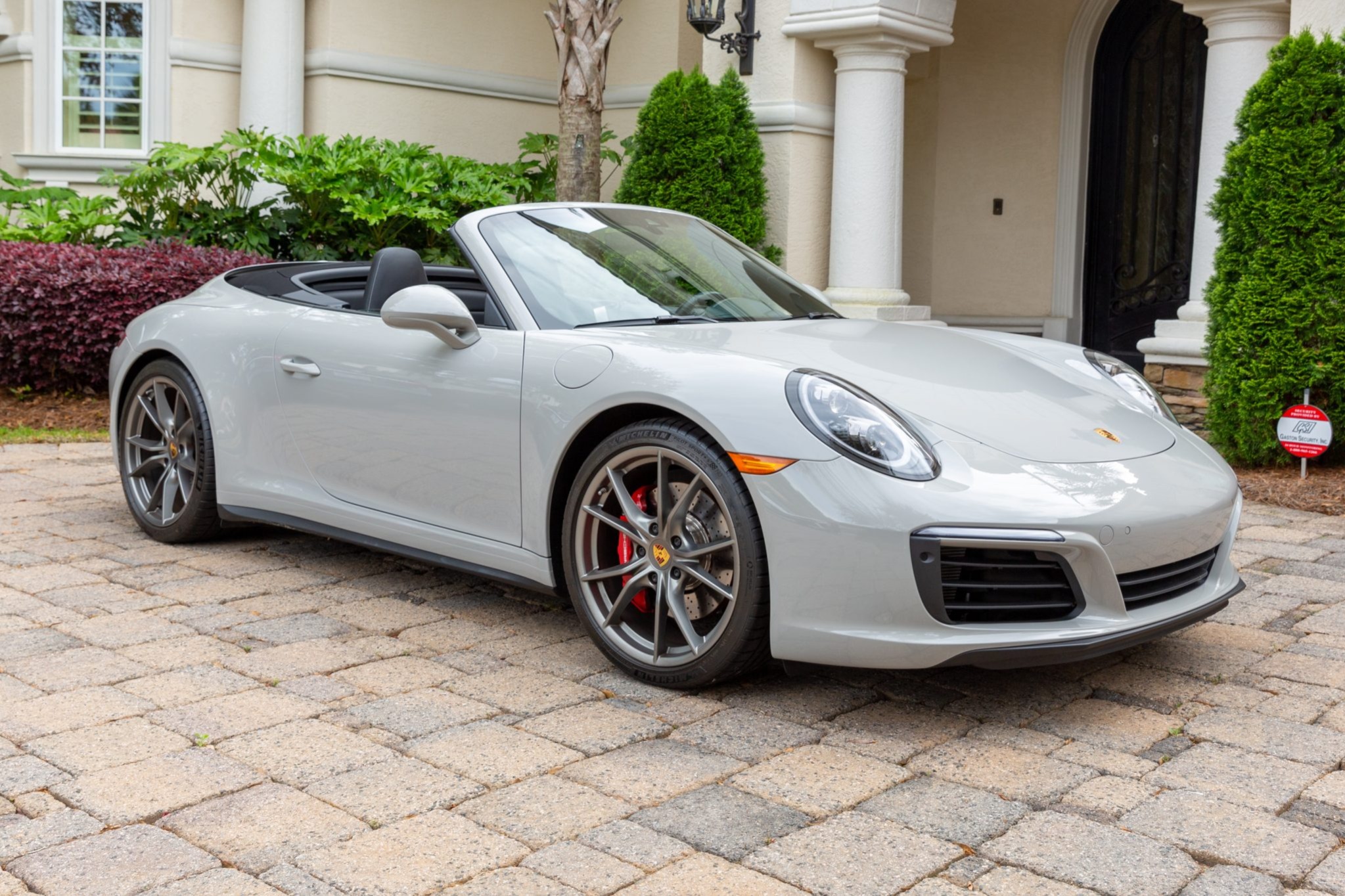 1,500-Mile 2019 Porsche 911 Carrera 4S Cabriolet