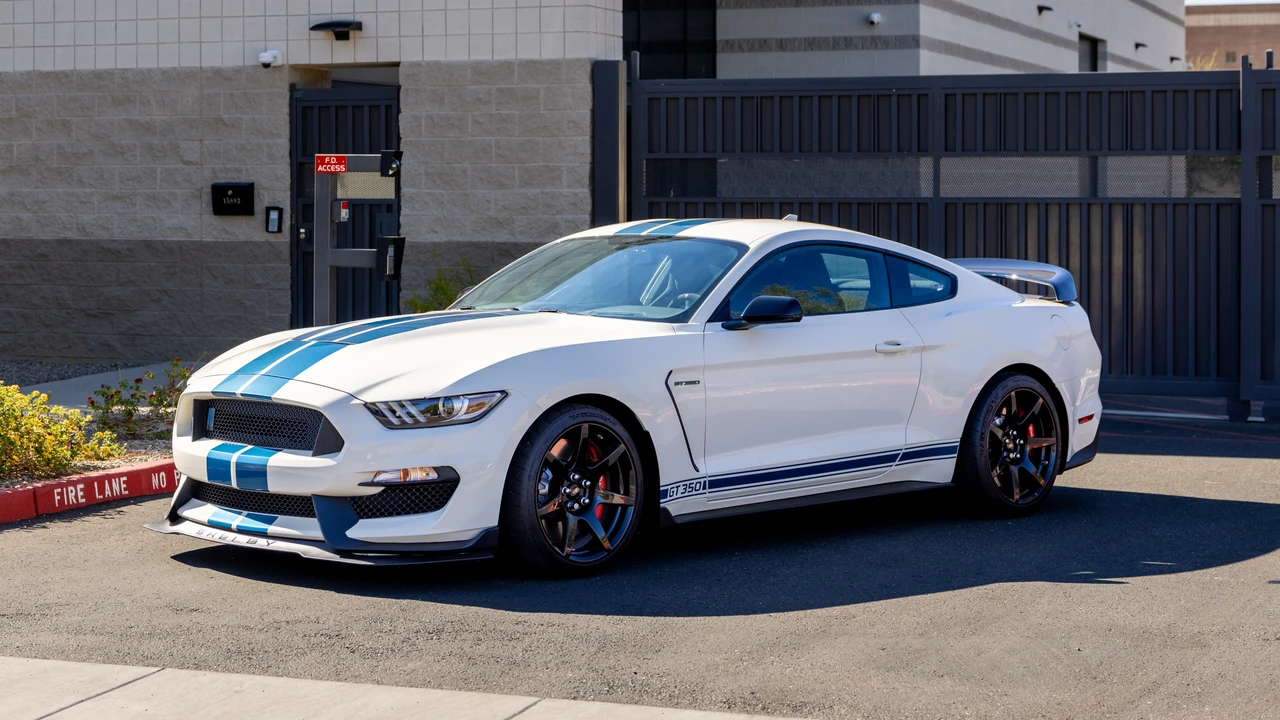 2020 Ford S550 Shelby Mustang GT350R - Image 2 of 31