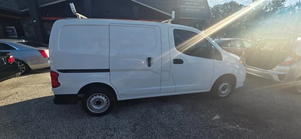 2020 Nissan NV - Image 5 of 10