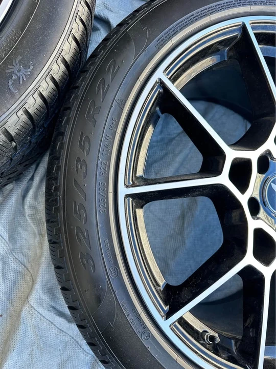 2020 Aston Martin DBX - Image 9 of 10
