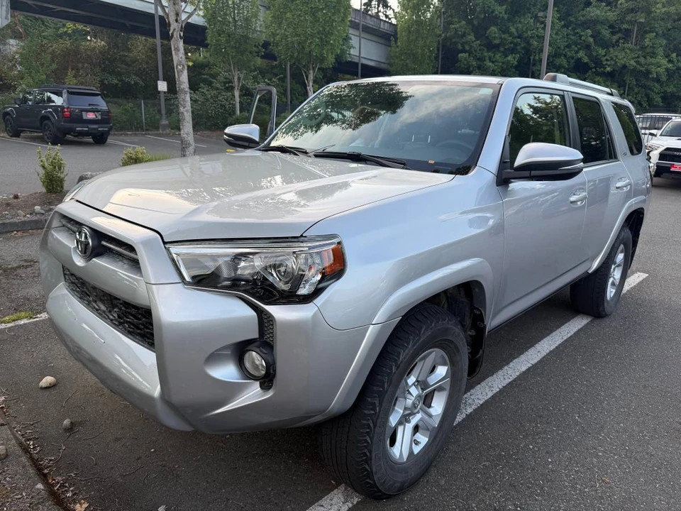 2020 Toyota 4Runner 5th Gen - Image 5 of 9