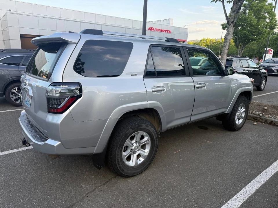 2020 Toyota 4Runner 5th Gen - Image 4 of 9