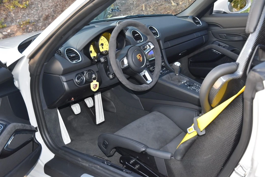 2020 Porsche 718 Boxster Spyder - Image 8 of 10