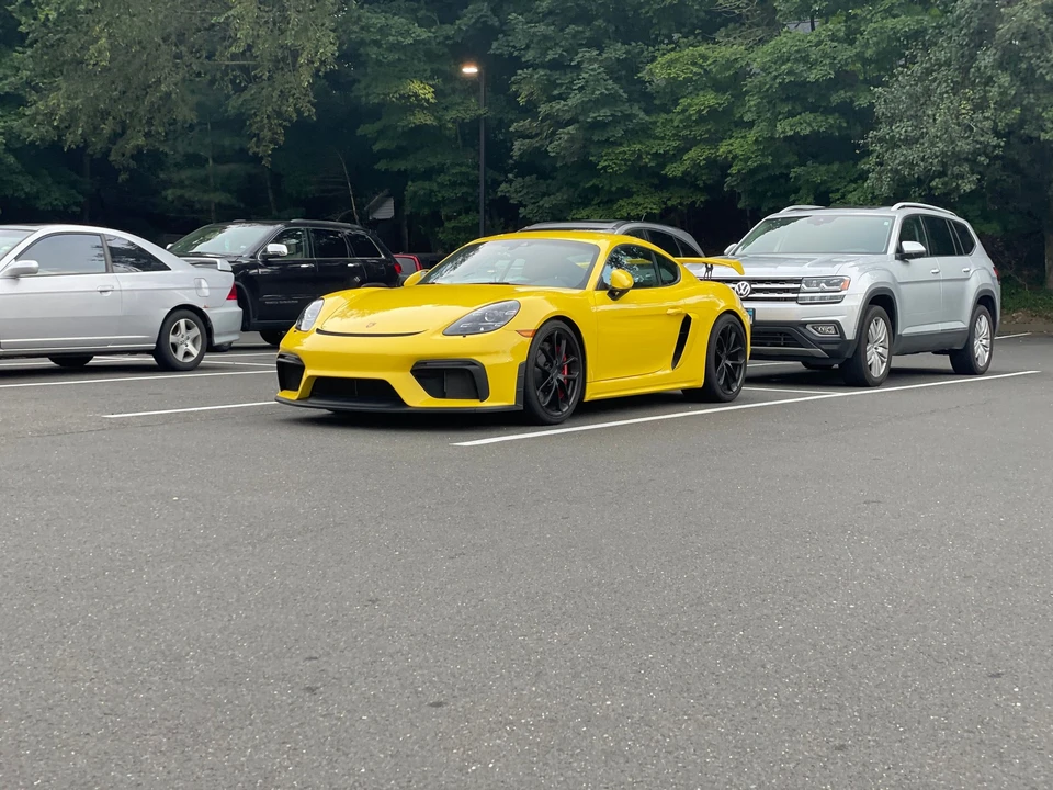 2020 Porsche 718 Cayman GT4 - Image 4 of 8