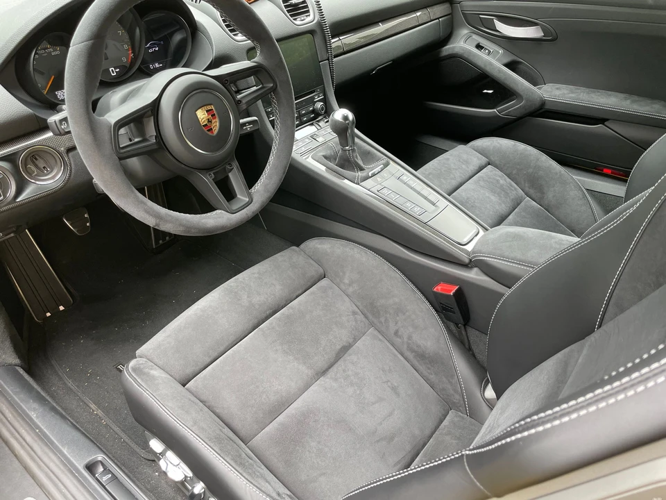 2020 Porsche 718 Cayman GT4 - Image 3 of 8