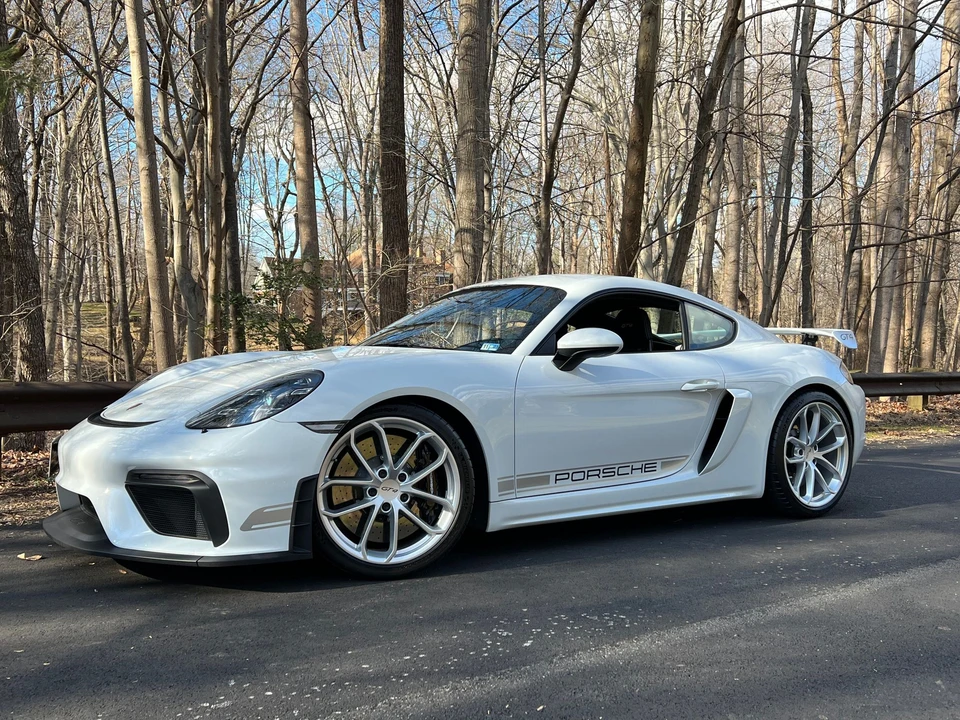 2020 Porsche 718 Cayman GT4 - Image 2 of 29