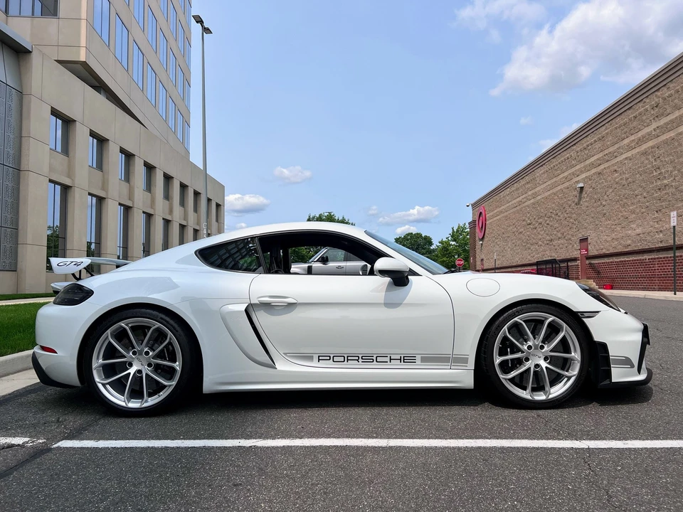 2020 Porsche 718 Cayman GT4 - Image 10 of 29