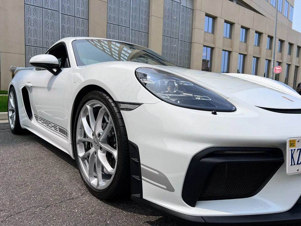 2020 Porsche 718 Cayman GT4 - Image 9 of 29