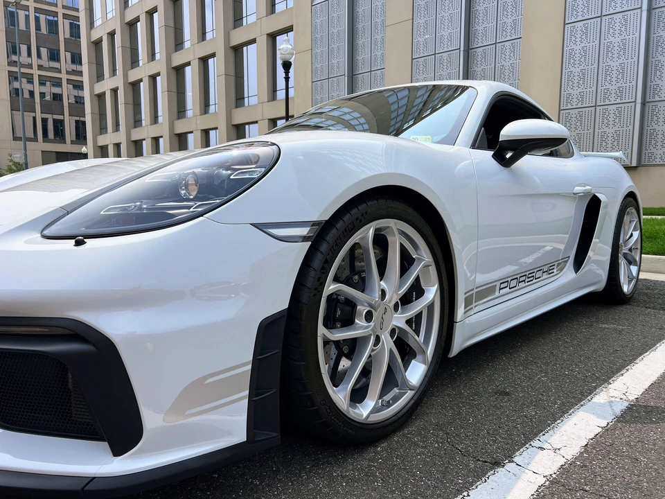 2020 Porsche 718 Cayman GT4 - Image 8 of 29
