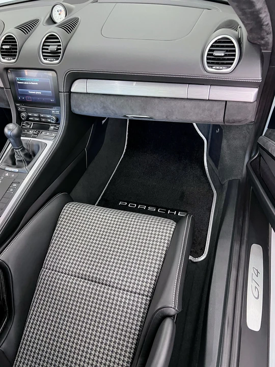 2020 Porsche 718 Cayman GT4 - Image 24 of 29
