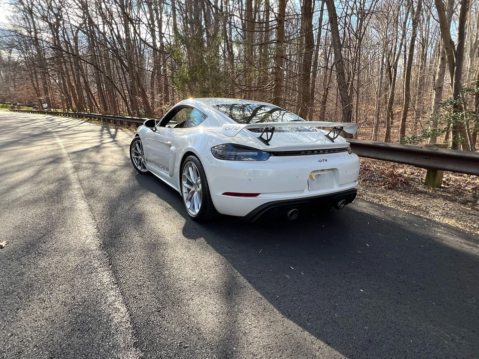 2020 Porsche 718 Cayman GT4 - Image 5 of 29
