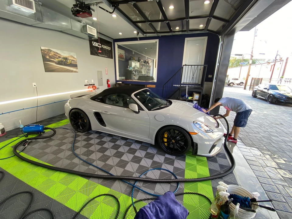2020 Porsche 718 Boxster Spyder - Image 9 of 17