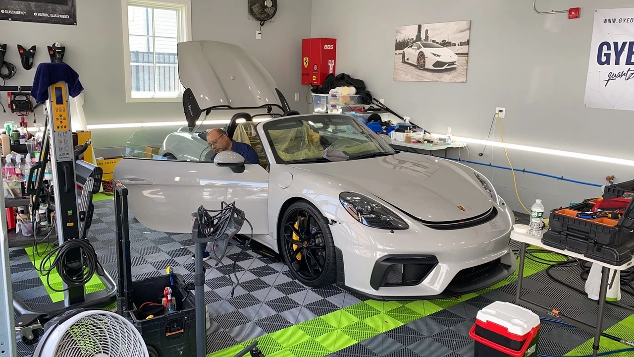 2020 Porsche 718 Boxster Spyder - Image 12 of 17