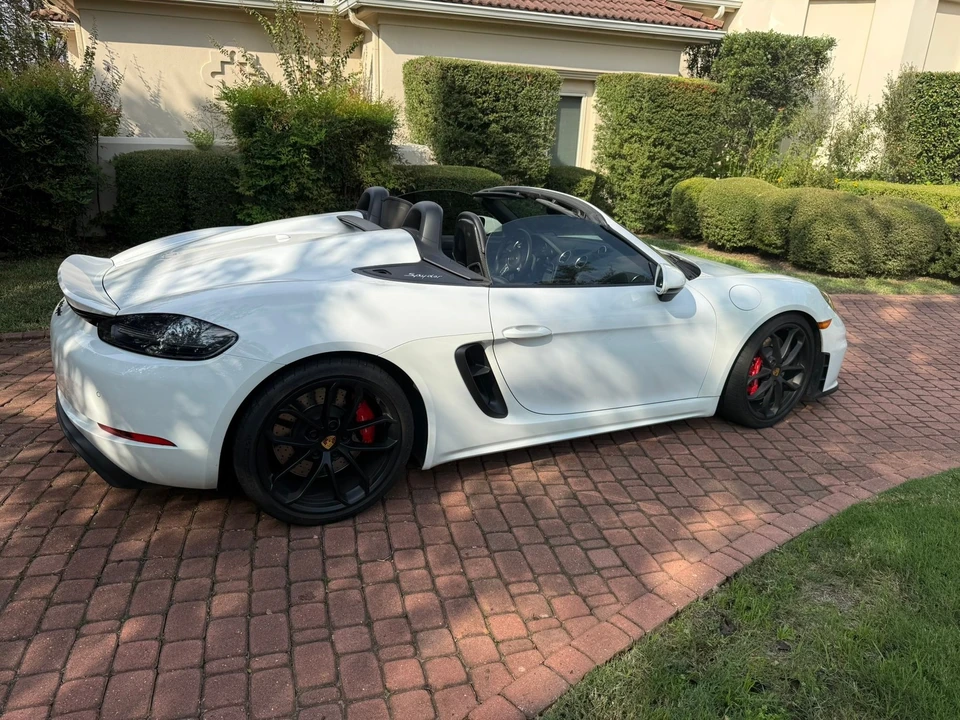 2020 Porsche - Image 2 of 8