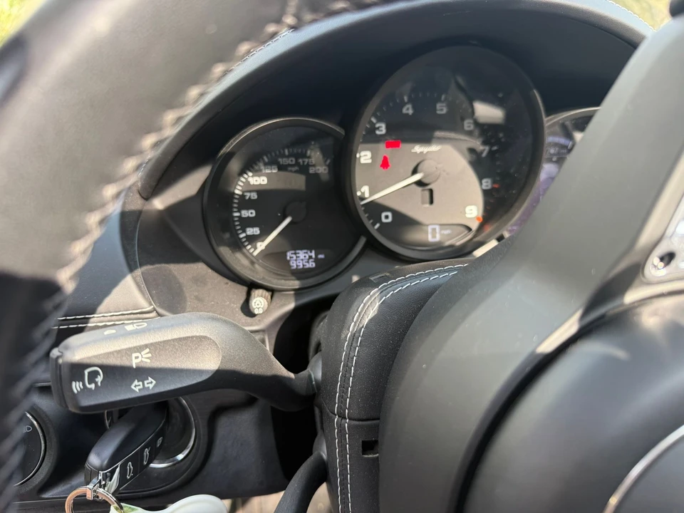 2020 Porsche - Image 6 of 8