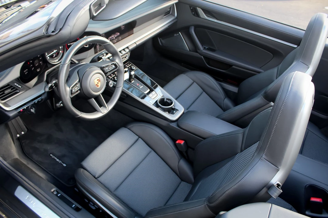 2020 Porsche 992 Carrera 4S - Image 8 of 18