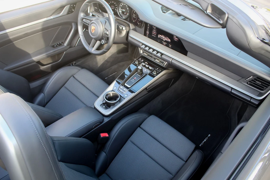 2020 Porsche 992 Carrera 4S - Image 10 of 18