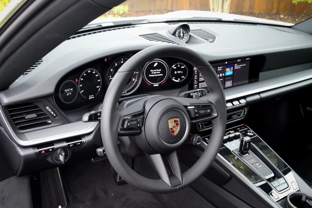 2020 Porsche 992 Carrera 4S - Image 7 of 11