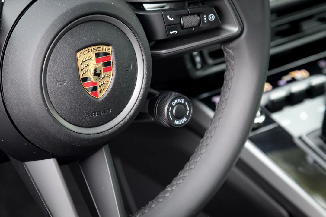 2020 Porsche 992 Carrera 4S - Image 8 of 11