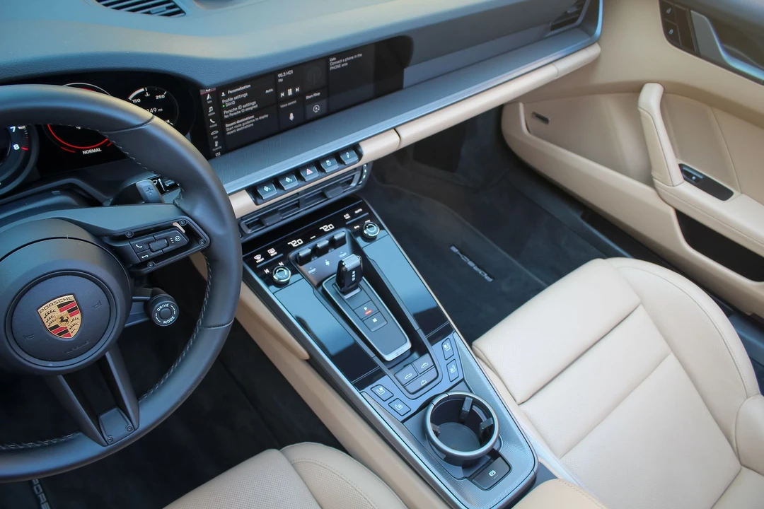 2020 Porsche 992 Carrera - Image 9 of 13