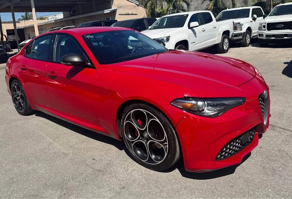 2020 Alfa Romeo Giulia - Image 10 of 10