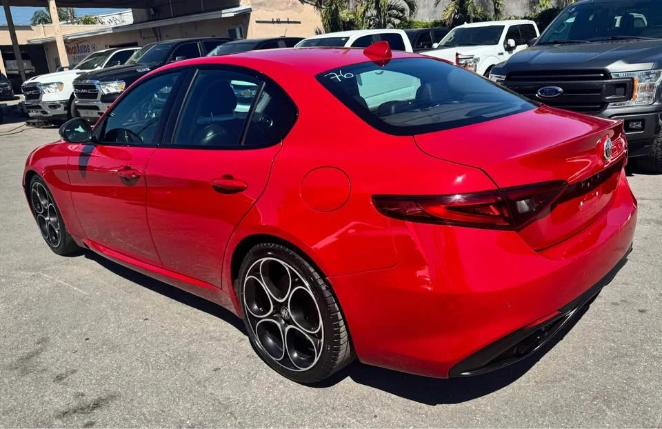2020 Alfa Romeo Giulia - Image 4 of 10