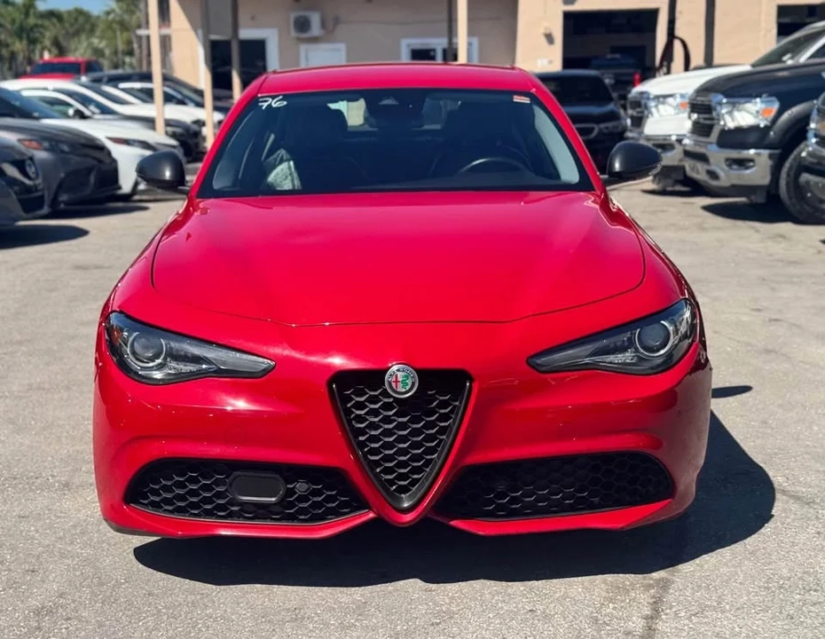 2020 Alfa Romeo Giulia - Image 2 of 10