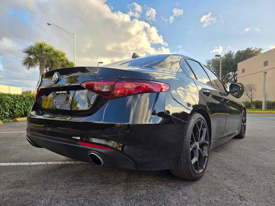 2020 Alfa Romeo Giulia - Image 6 of 10