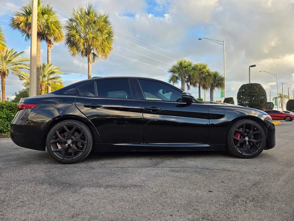 2020 Alfa Romeo Giulia - Image 7 of 10
