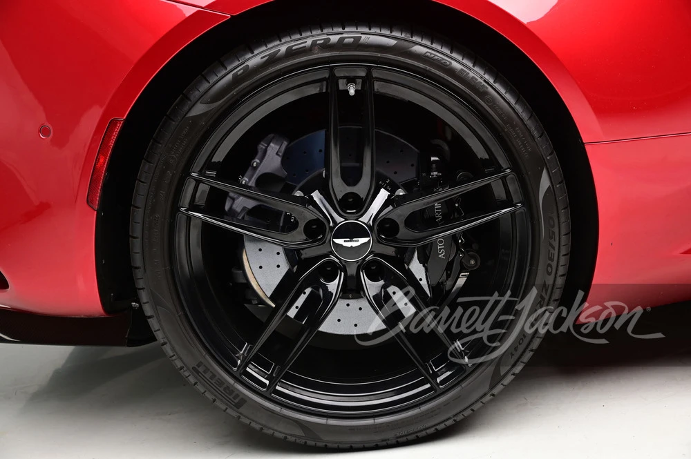 2020 Aston Martin DBS Superleggera - Image 14 of 31