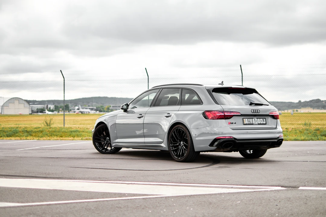 2020 Audi B9 RS4 - Image 19 of 31