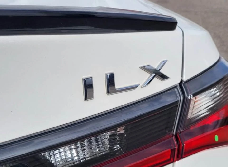 2020 Acura ILX - Image 4 of 8