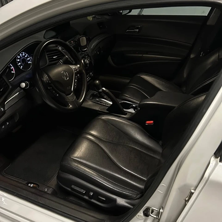 2020 Acura ILX - Image 5 of 10