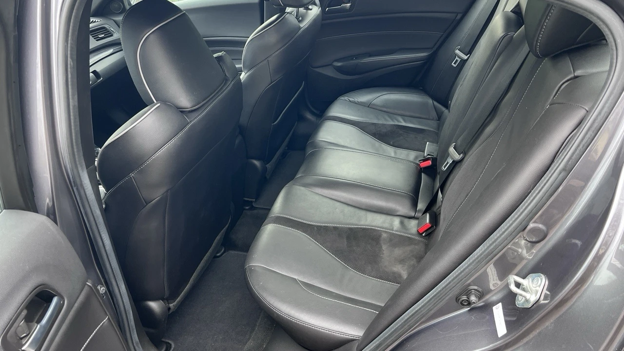 2020 Acura ILX - Image 15 of 18