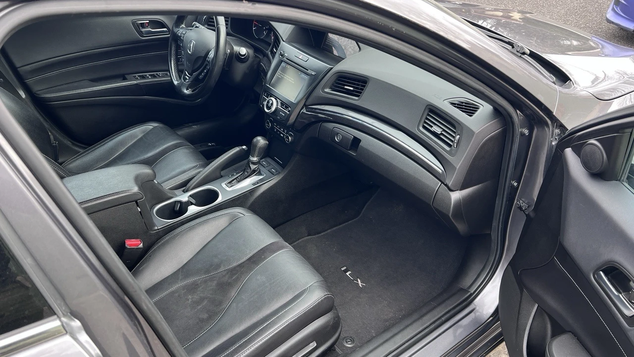 2020 Acura ILX - Image 13 of 18