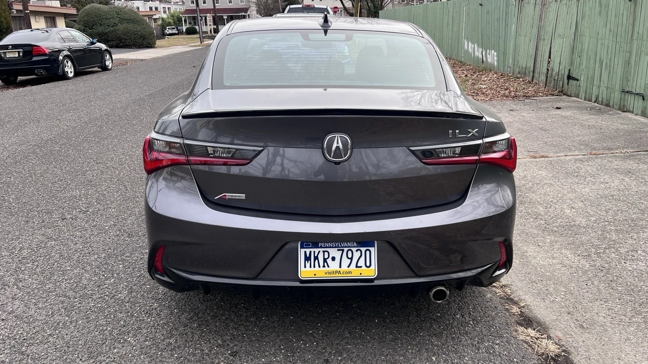 2020 Acura ILX - Image 6 of 18