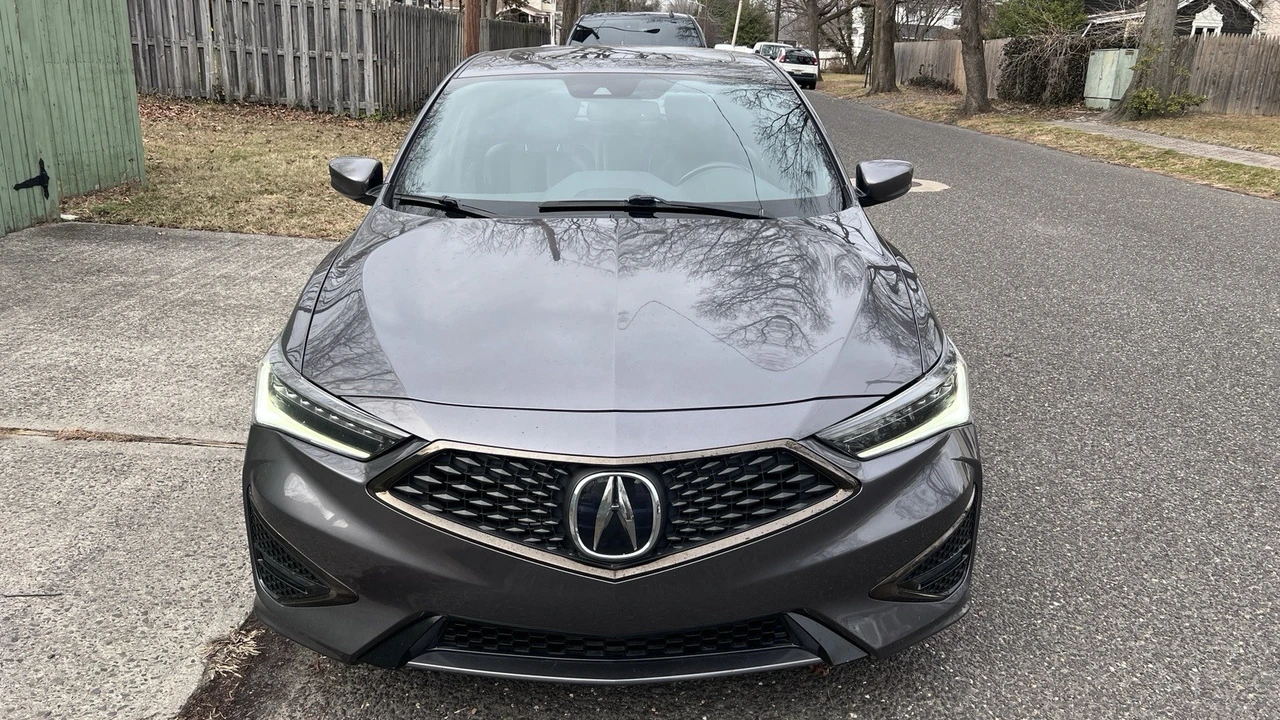 2020 Acura ILX - Image 2 of 18