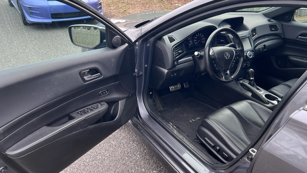 2020 Acura ILX - Image 17 of 18