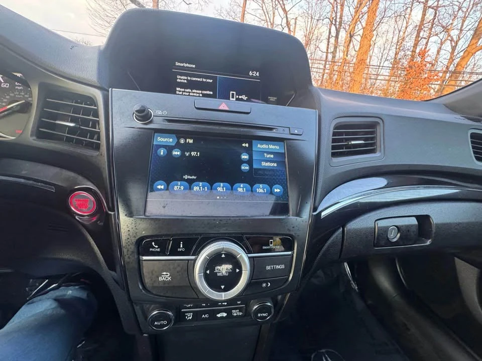 2020 Acura ILX - Image 17 of 19