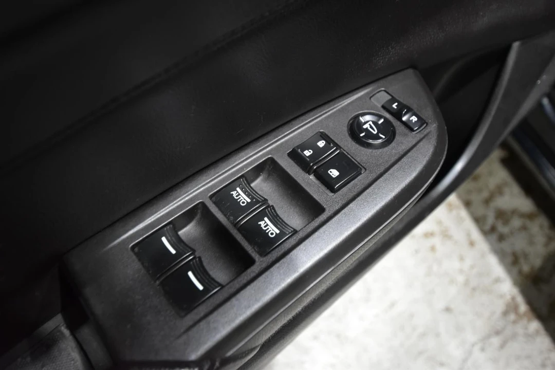 2020 Acura ILX - Image 10 of 21