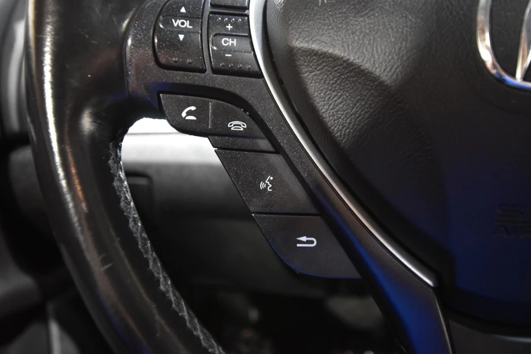 2020 Acura ILX - Image 16 of 21