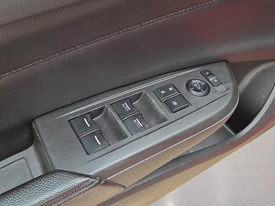 2020 Acura ILX - Image 10 of 20