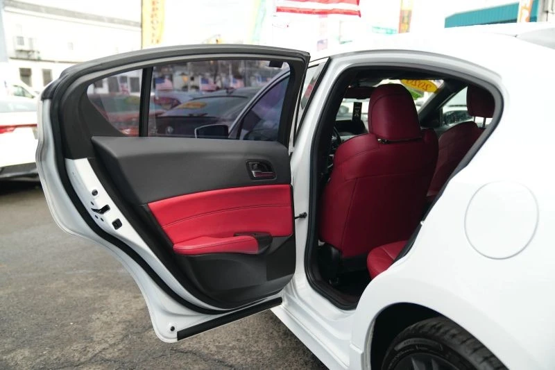 2020 Acura ILX - Image 10 of 12