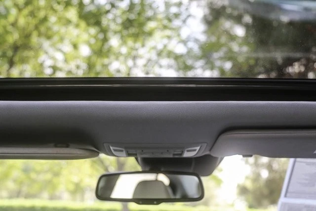 2020 Acura ILX - Image 15 of 21
