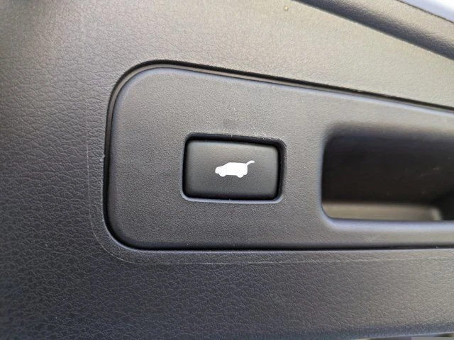 2020 Acura MDX 3rd Gen - Image 19 of 21