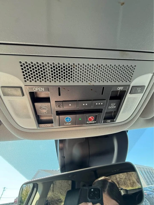 2020 Acura MDX 3rd Gen - Image 14 of 18