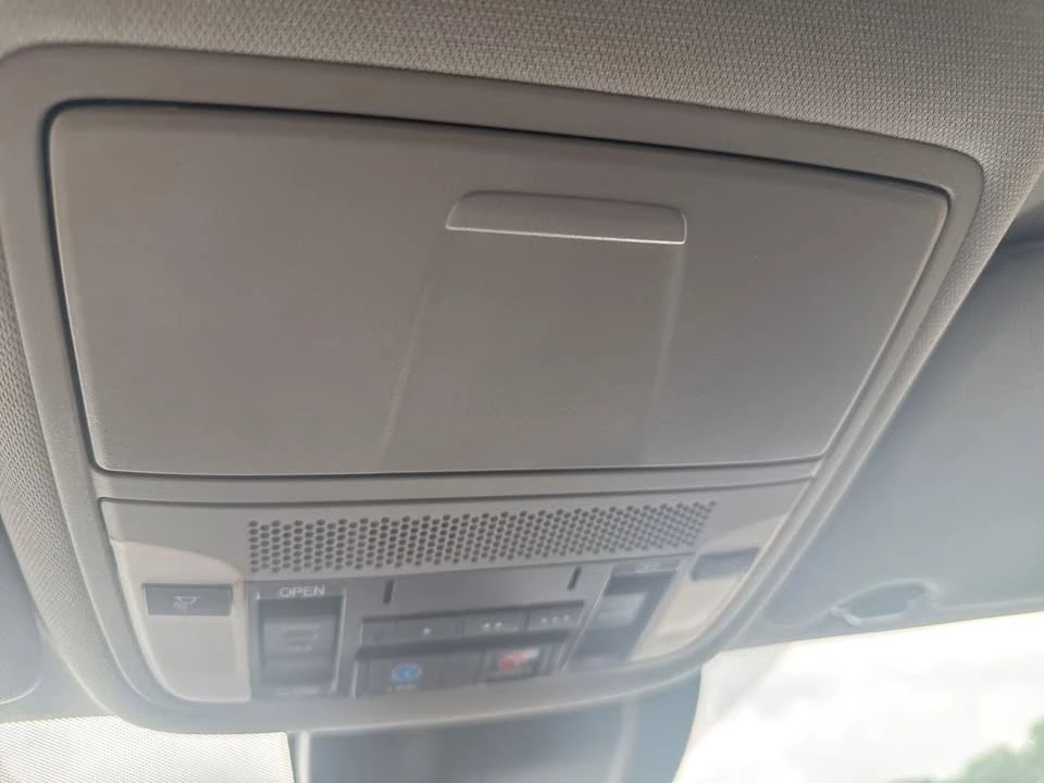 2020 Acura MDX 3rd Gen - Image 17 of 20