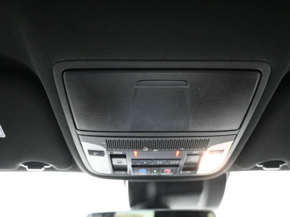 2020 Acura MDX 3rd Gen - Image 17 of 21