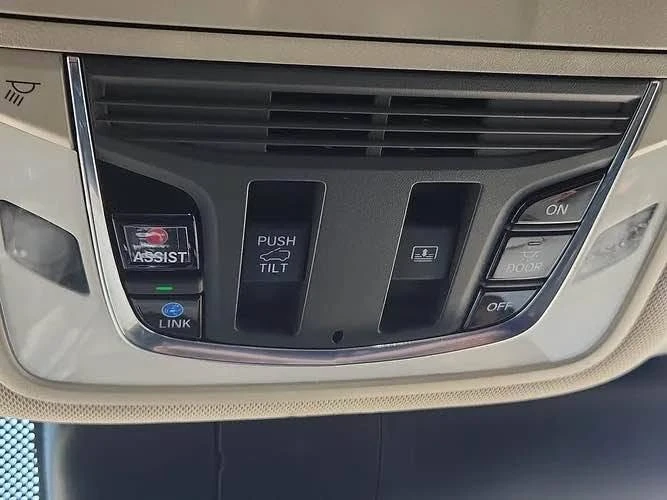 2020 Acura RDX 3rd Gen - Image 17 of 20