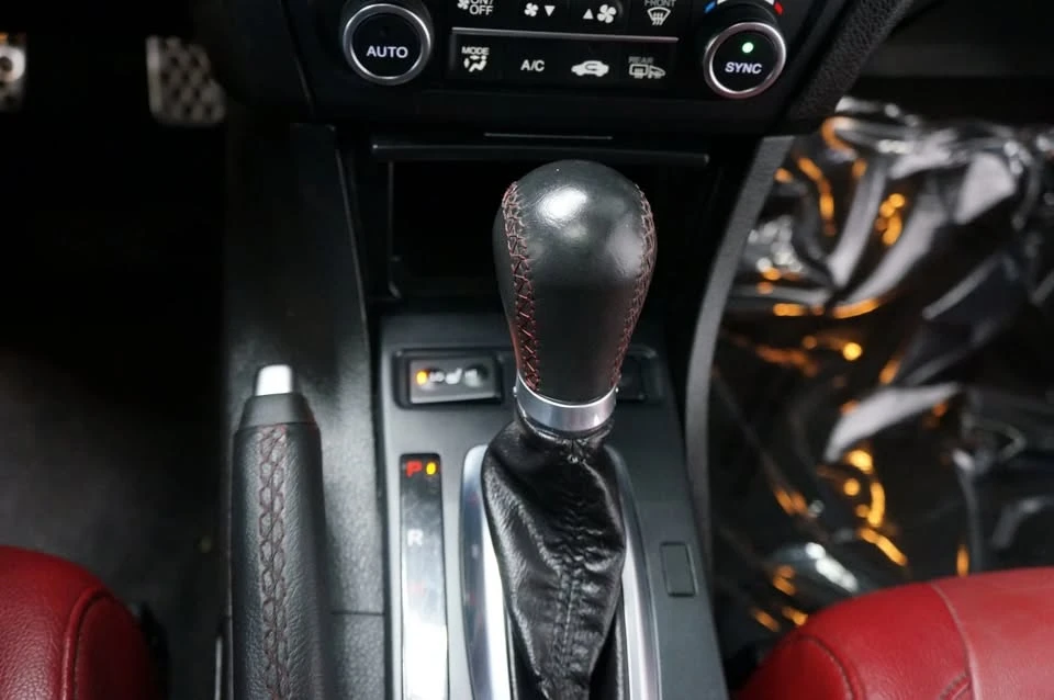 2020 Acura ILX - Image 10 of 16